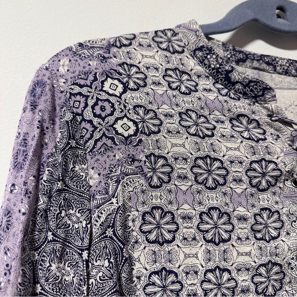 Mono B Purple White Boho Surplice Patterned Tie Up Top Women’s Size Medium - Picture 4 of 16